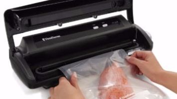 FoodSaver-V2244-Vacuum-Sealing-System